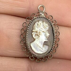 Vintage Cameo Pendant Silver Tone
